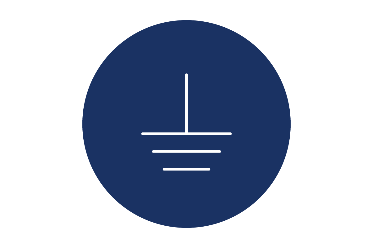 Dunkelblaues Icon: Erdungssymbol. Das klassische elektronische Schaltzeichen für Masse- oder Erdungsanschluss in Elektroinstallationen.